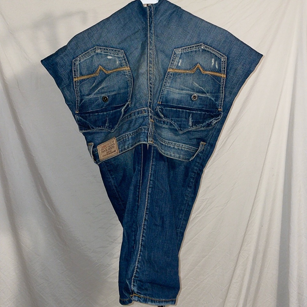Guess - Picture 4 of 12